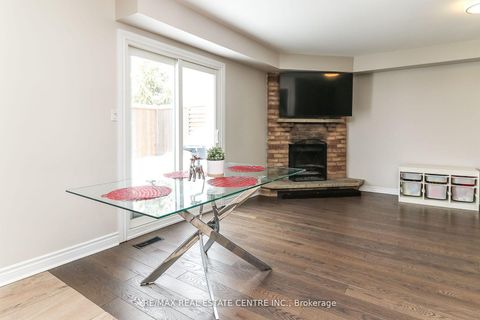 Photo 2 at 22 Meadowlark Road, Cundles East, Barrie