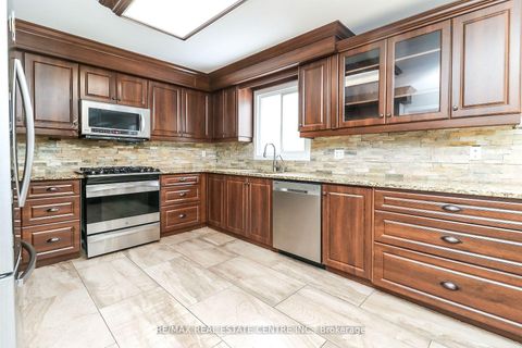 Photo 4 at 22 Meadowlark Road, Cundles East, Barrie