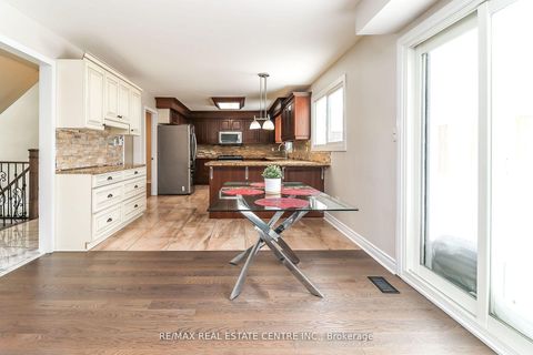 Photo 6 at 22 Meadowlark Road, Cundles East, Barrie