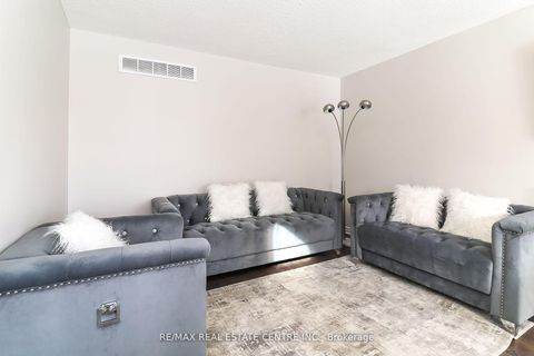 Photo 7 at 22 Meadowlark Road, Cundles East, Barrie