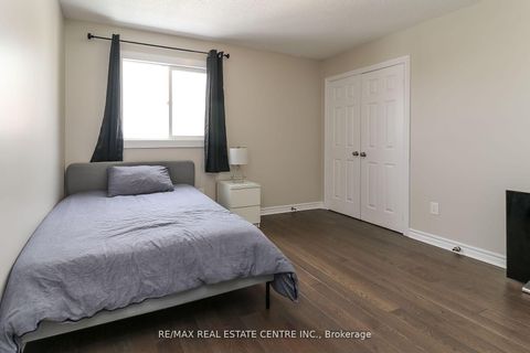 Photo 12 at 22 Meadowlark Road, Cundles East, Barrie Photo 12 at 22 Meadowlark Road, Cundles East, Barrie