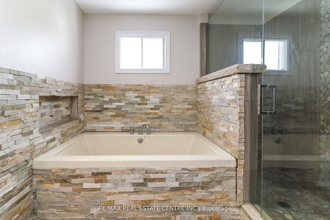 Photo 17 at 22 Meadowlark Road, Cundles East, Barrie