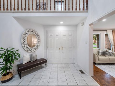 Photo 1 at 40 Brookmill Drive, Brownridge, Vaughan