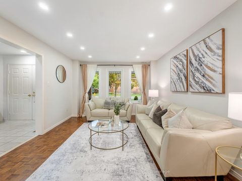 Photo 3 at 40 Brookmill Drive, Brownridge, Vaughan