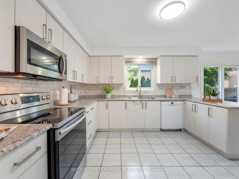 Photo 6 at 40 Brookmill Drive, Brownridge, Vaughan