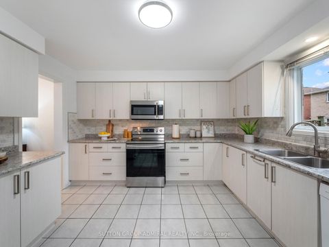 Photo 8 at 40 Brookmill Drive, Brownridge, Vaughan