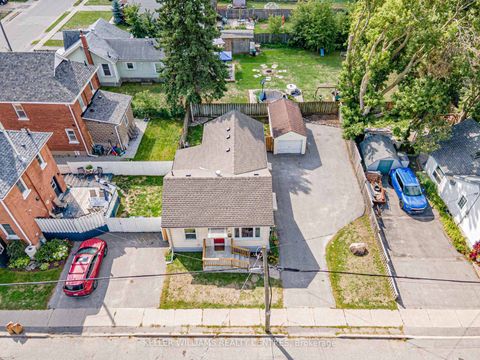 Photo 4 at 61 Victoria Street, Sanford, Barrie