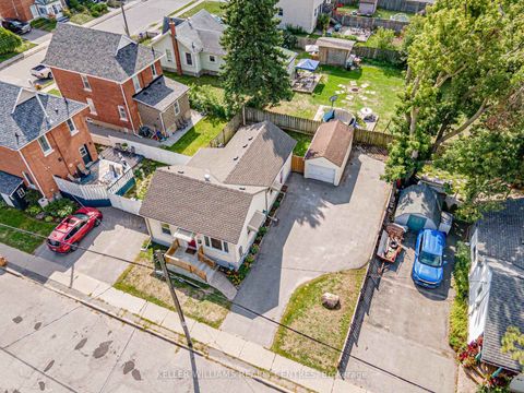 Photo 5 at 61 Victoria Street, Sanford, Barrie