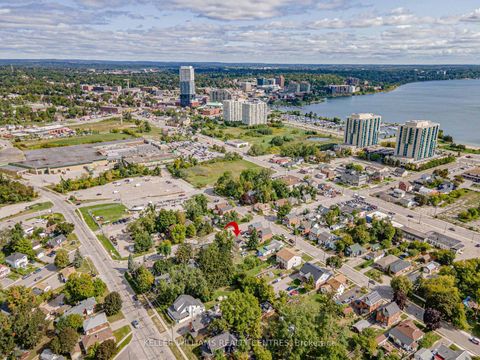 Photo 9 at 61 Victoria Street, Sanford, Barrie