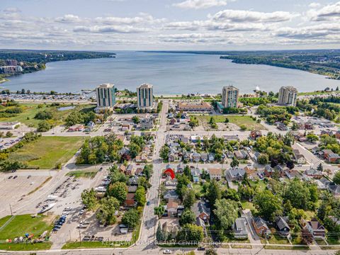 Photo 10 at 61 Victoria Street, Sanford, Barrie