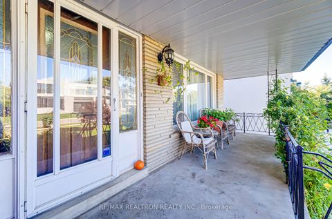 Photo 4 at 69 Elm Avenue, Langstaff, Richmond Hill