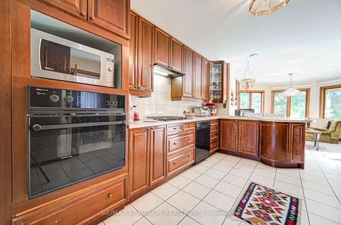 Photo 9 at 69 Elm Avenue, Langstaff, Richmond Hill Photo 9 at 69 Elm Avenue, Langstaff, Richmond Hill