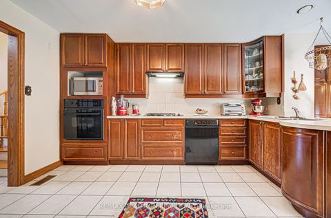 Photo 10 at 69 Elm Avenue, Langstaff, Richmond Hill
