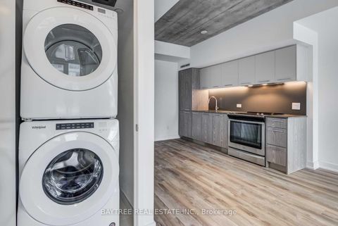 Photo 11 at 404 - 30 Baseball Place, South Riverdale, Toronto