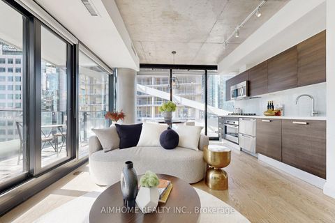 Photo 11 at 907 - 224 King Street W, Waterfront Communities C1, Toronto