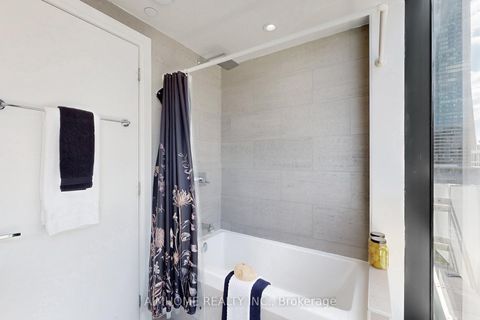 Photo 20 at 907 - 224 King Street W, Waterfront Communities C1, Toronto