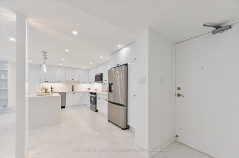 Photo 8 at 306 - 20 Baif Boulevard, North Richvale, Richmond Hill