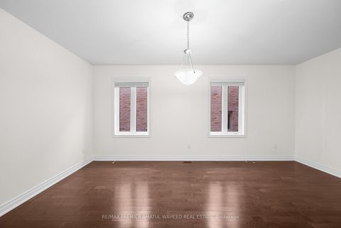 Photo 12 at 144 Ironside Drive, Vellore Village, Vaughan