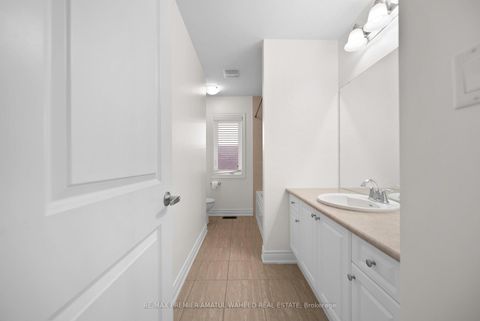 Photo 17 at 144 Ironside Drive, Vellore Village, Vaughan