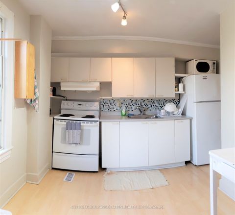 Photo 11 at 203 Fairview Avenue, Junction Area, Toronto