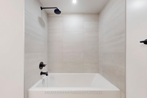 Photo 23 at 118 Peter Street, Waterfront Communities C1, Toronto