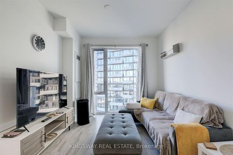 Photo 11 at 1907 - 470 Front Street W, Waterfront Communities C1, Toronto