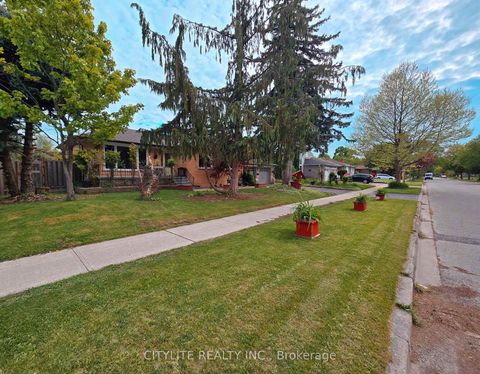 Photo 1 at 2 Emmeline Crescent, Malvern West, Toronto Photo 1 at 2 Emmeline Crescent, Malvern West, Toronto