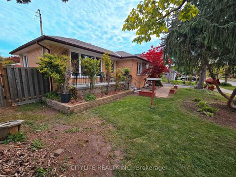 Photo 2 at 2 Emmeline Crescent, Malvern West, Toronto