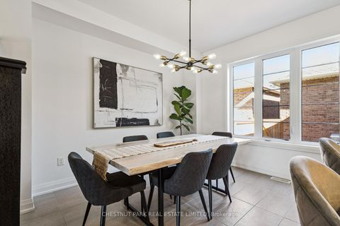 Photo 11 at 4005 Sixth Line, GO Glenorchy, Oakville