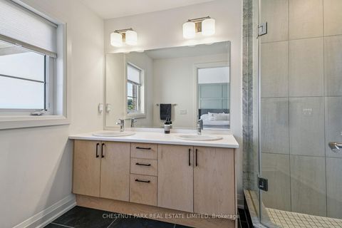 Photo 17 at 4005 Sixth Line, GO Glenorchy, Oakville