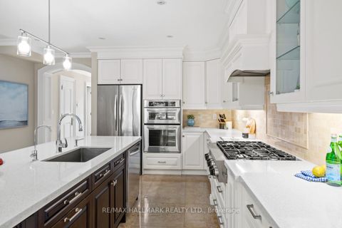 Photo 9 at 14 Ballantyne Court, Rosethorn, Toronto