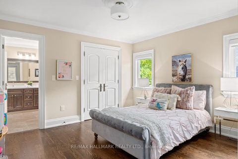 Photo 30 at 14 Ballantyne Court, Rosethorn, Toronto