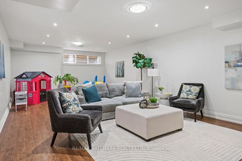 Photo 38 at 14 Ballantyne Court, Rosethorn, Toronto