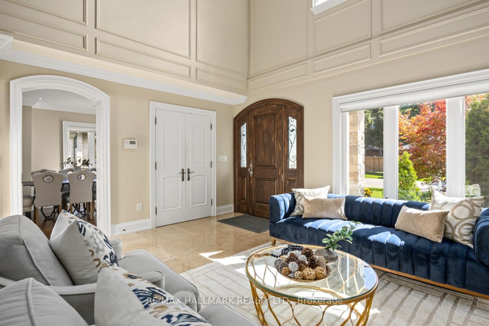 Photo 3 at 14 Ballantyne Court, Rosethorn, Toronto Photo 3 at 14 Ballantyne Court, Rosethorn, Toronto