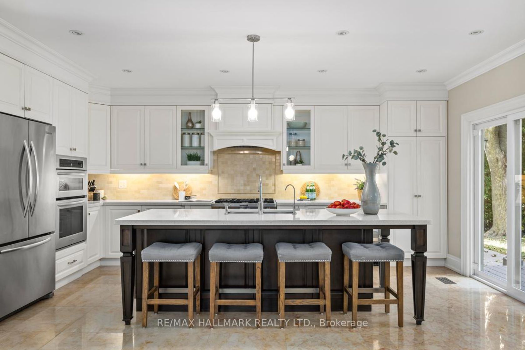 Photo 7 at 14 Ballantyne Court, Rosethorn, Toronto Photo 7 at 14 Ballantyne Court, Rosethorn, Toronto