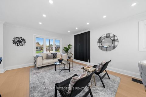 Photo 4 at 27 Gully Drive, Bendale, Toronto