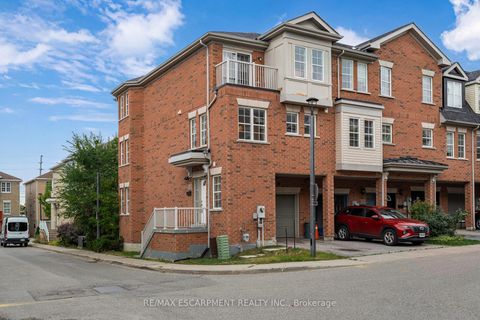 Photo 1 at 38 Archibald Mews, Bendale, Toronto