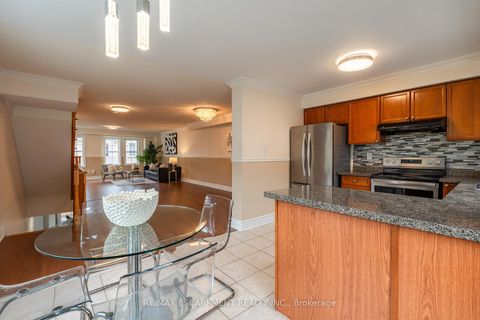 Photo 11 at 38 Archibald Mews, Bendale, Toronto