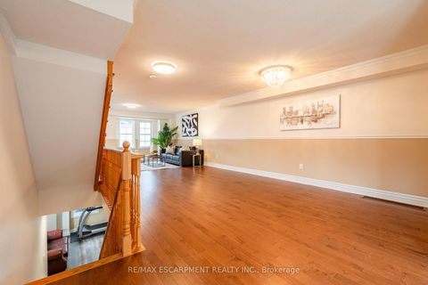 Photo 13 at 38 Archibald Mews, Bendale, Toronto