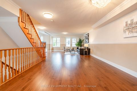 Photo 14 at 38 Archibald Mews, Bendale, Toronto