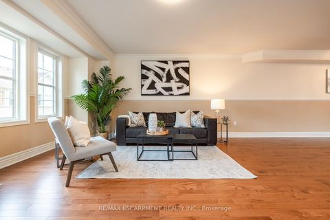 Photo 15 at 38 Archibald Mews, Bendale, Toronto
