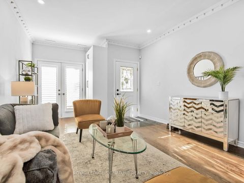 Photo 1 at 85 David Dunlap Circle, Don Mills, Toronto