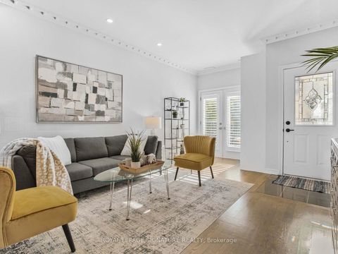 Photo 2 at 85 David Dunlap Circle, Don Mills, Toronto