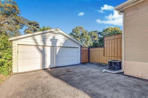 Photo 2 at 53 Falaise Road, West Hill, Toronto