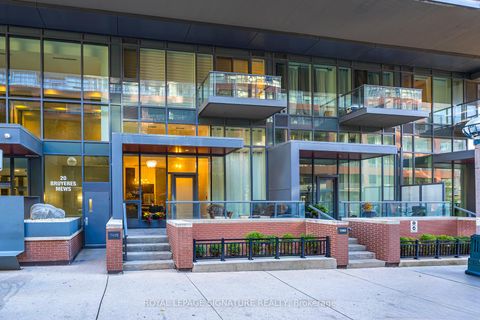 Photo 1 at TH05 - 20 Bruyeres Mews, Waterfront Communities C1, Toronto