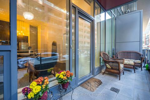 Photo 2 at TH05 - 20 Bruyeres Mews, Waterfront Communities C1, Toronto