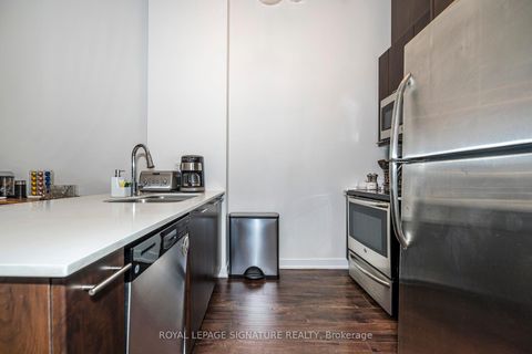 Photo 10 at TH05 - 20 Bruyeres Mews, Waterfront Communities C1, Toronto