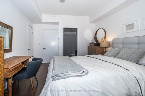 Photo 12 at TH05 - 20 Bruyeres Mews, Waterfront Communities C1, Toronto