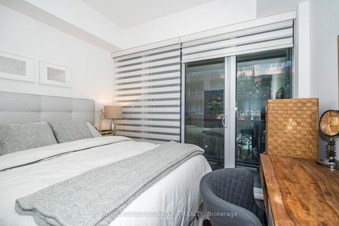 Photo 14 at TH05 - 20 Bruyeres Mews, Waterfront Communities C1, Toronto