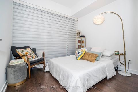 Photo 16 at TH05 - 20 Bruyeres Mews, Waterfront Communities C1, Toronto